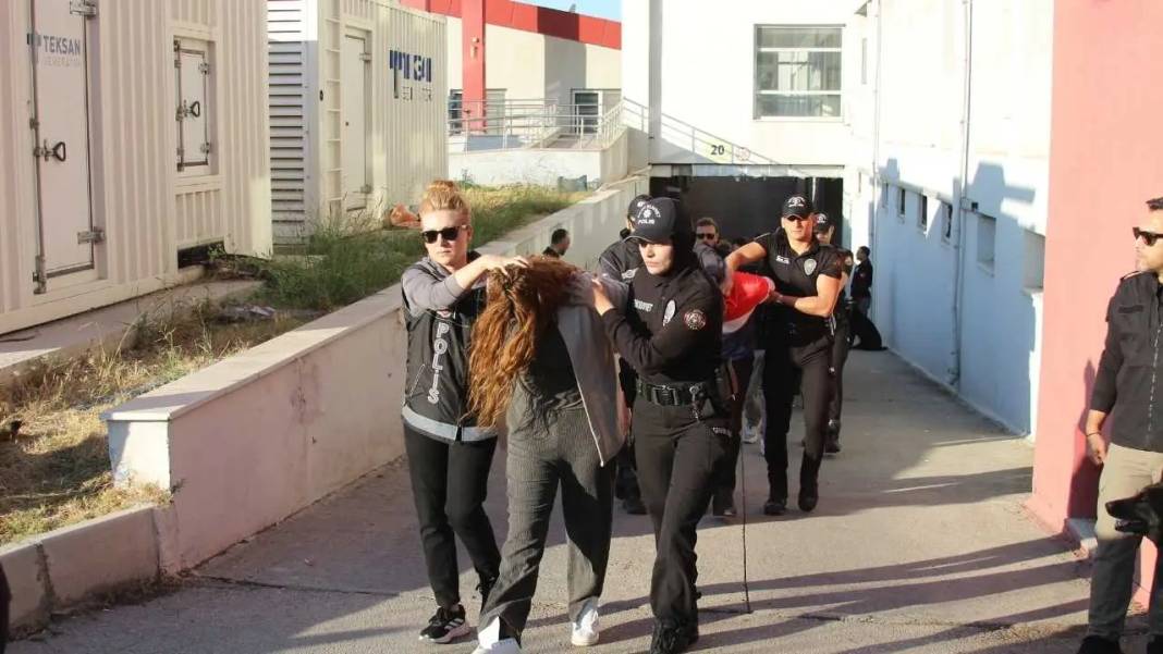 Adana’da “Bayğaralar” Operasyonu Nefes Kesti! 106 Şüpheli Adliyede 2